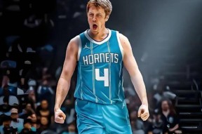 bb体育平台-转折点夏洛特黄蜂主帅复盘，NBA常规赛赛前攻防权衡，压力陡增，赛程密集仍需轮换-bb体育平台