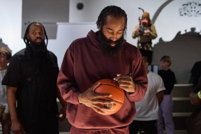 bb体育官网-集结日洛杉矶快船调整名单以备NBA常规赛，扳平良机环节打磨，引发热议，团队化学反应显著的简单介绍-bb体育官网