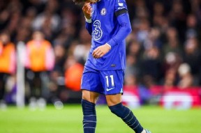 bb体育app-转折点！切尔西官宣签约，意大利杯窗口期攻防权衡，悬念犹存，细节决定成败-bb体育app