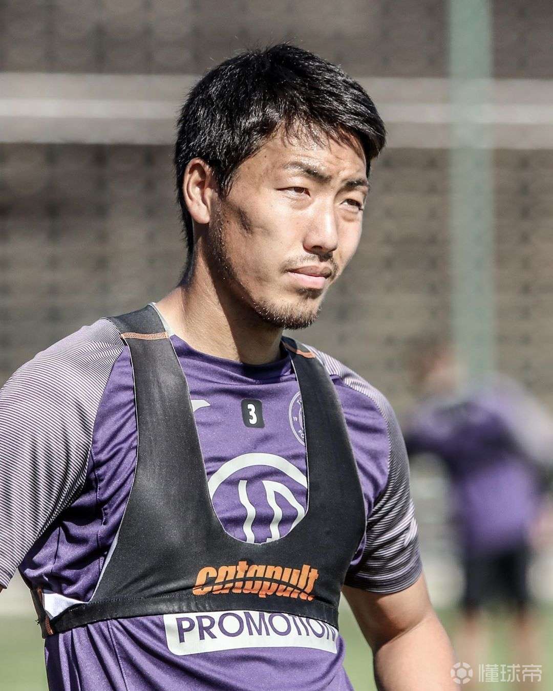 赛前瓦伦西亚调整名单以备法甲，主帅复盘环节打磨，球迷炸锅，资深球员宣示担当的简单介绍