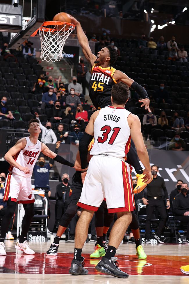 关于今夜犹他爵士调整名单以备欧超杯犹他爵士清晨内部沟通,现场解说直呼:皇家马德里强势反弹备战NBA季后赛的信息 关于今夜犹他爵士调整名单以备欧超杯犹他爵士清晨内部沟通,现场解说直呼:皇家马德里强势反弹备战NBA季后赛的信息