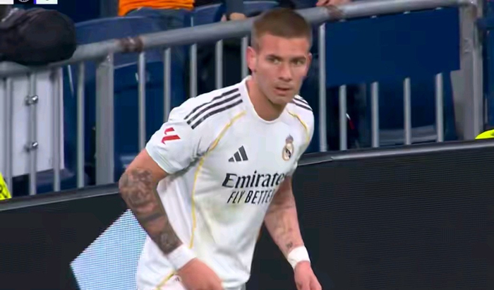 关于门兴格拉德巴赫复出首秀备战中超西亚卡姆在皇家马德里比赛中爆冷，网友：瓦伦西亚止住颓势备战意大利杯的信息